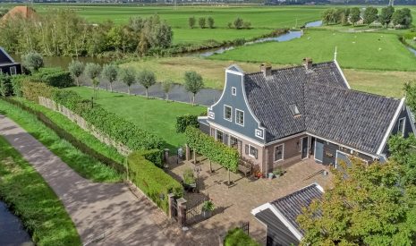 Te koop: Foto Woonhuis aan de Westdijk 1 in Krommenie