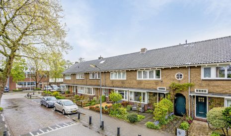 Te koop: Foto Woonhuis aan de Burgemeester Ter Laanstraat 9 in Zaandam