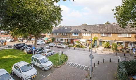 Te koop: Foto Woonhuis aan de Burgemeester Ter Laanstraat 9 in Zaandam